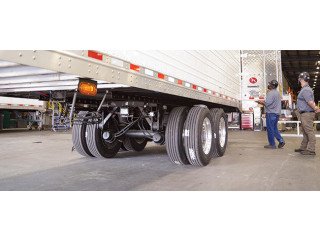 Buy Powered Landing Gear for Trailers and Make Your Trucking Business Prolific