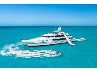 Sail in Style: Catamaran Charter in Bahamas